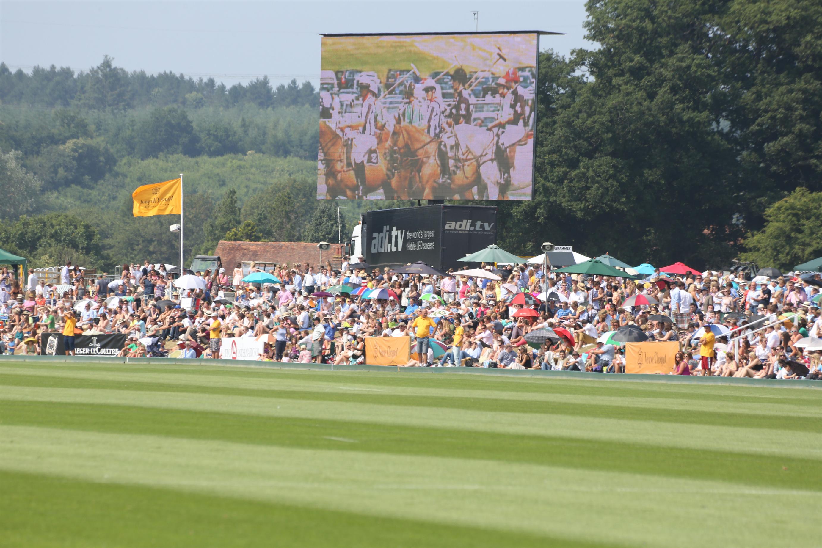 GOLD CUP - Crowds Big Screen CB Custom